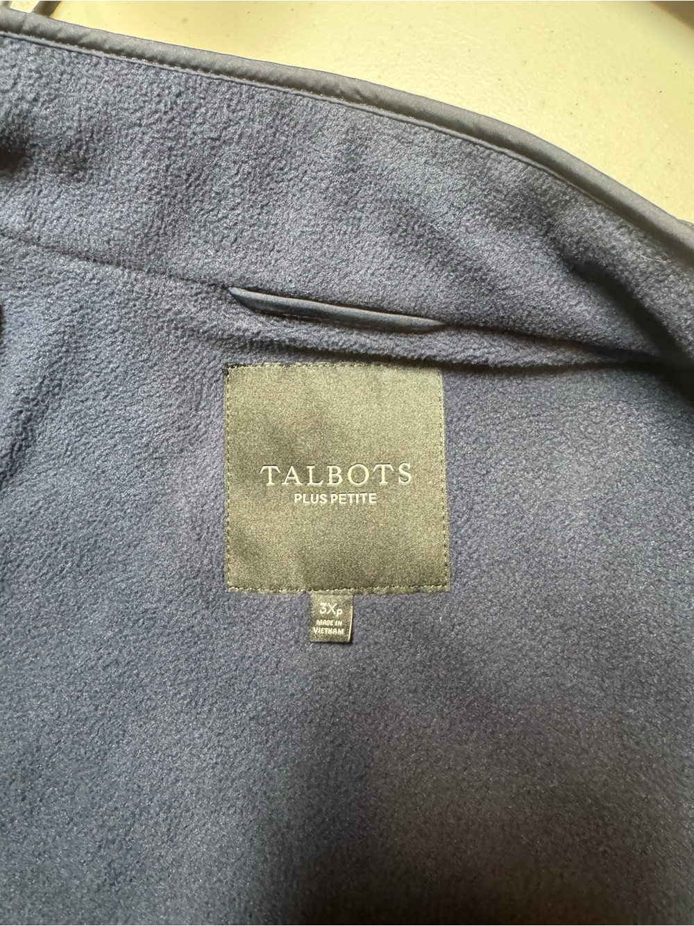 Talbots Navy Quilted Sleeveless Vest, size 3X Petite - Picture 3 of 4